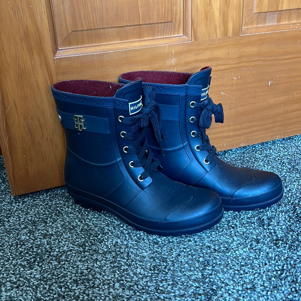 Tommy Hilfiger Rain boots!